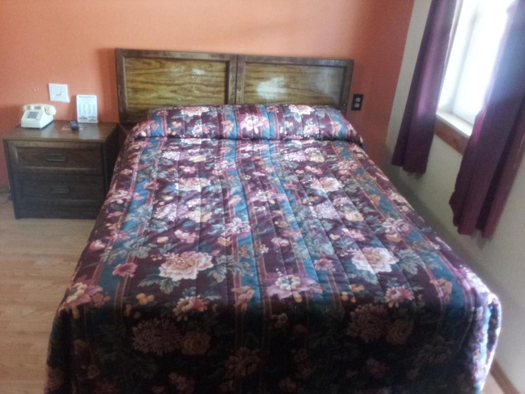 Mustang Motel Джиллетт Экстерьер фото